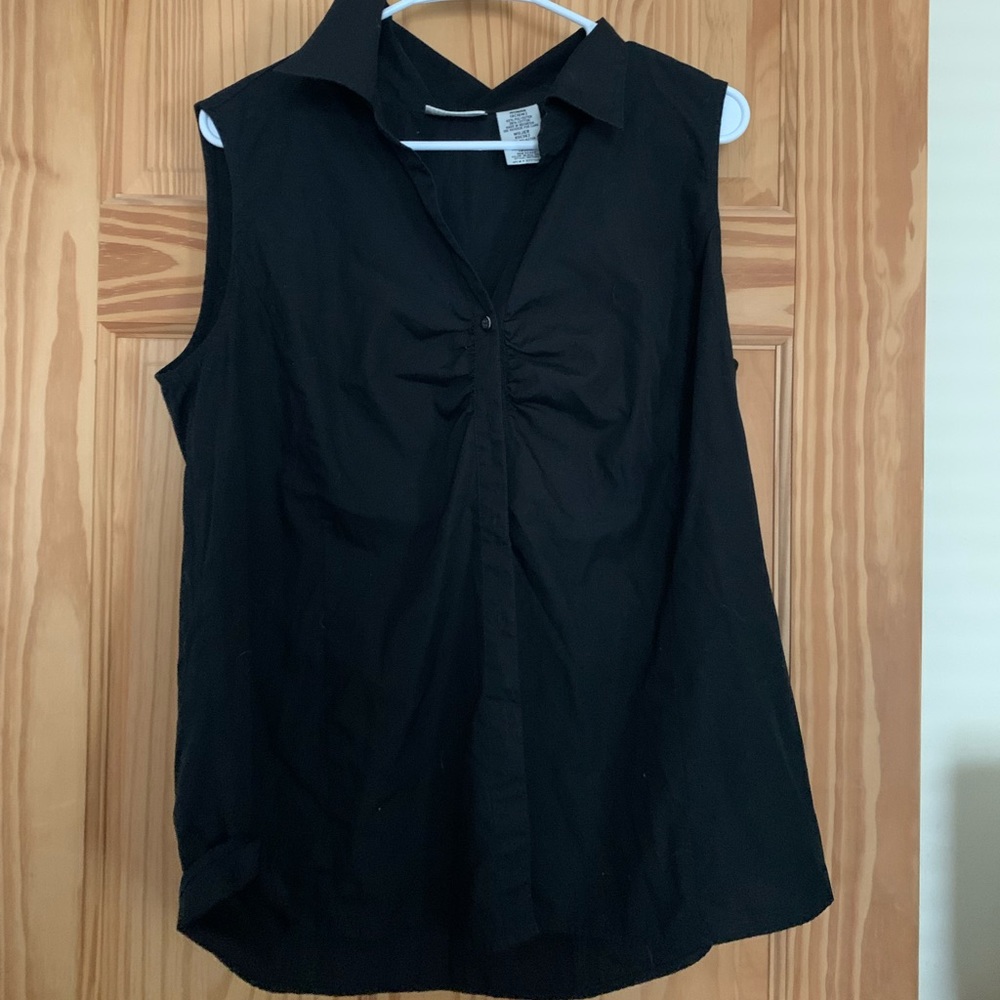 Sleeveless shirt